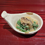 銀座 しのはら - 最初から焼いていた丸茄子にドンコと三度豆を胡麻で和えて