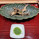 銀座 しのはら - 鮎2種食べ比べ　タデ酢が濃厚で力強い