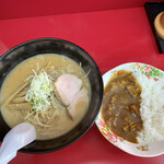 ラーメン大蓮 - 「みそ」700円 ＋ 「小カレーライス」200円