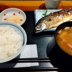 和食 しら田 - やき魚(鯖)ととん汁定食 900円 ♪