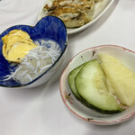 正華飯店 - おしんこと小鉢も当然のように出てきます