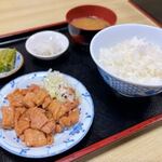 ドライブイン赤石 - もつ煮定食（1000円税込）