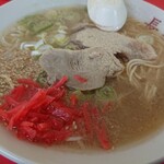 名代長浜ラーメン - 2022.08#1・紅生姜と胡椒をオン