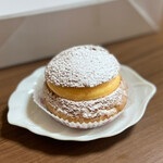 マサムラ - ◯シュー・パリジャン¥346…こちらは数量限定。こんがり焼かれてザックリ食感の生地は、皮だけでいただいても美味しいです♪ カスタードクリームもぽってりとした濃厚なクリーム。上品なシュークリーム