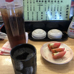 寿司孝 - サラダ代わりの冷やしトマト。