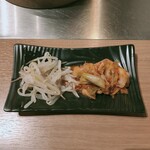 炭火焼肉食道園 大森店 - ナムルとキムチ