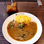 Kare Hausukoko Ichibanya - スモールほうれん草カレー 523円
                      　+ハーフスクランブルエッグ 79円