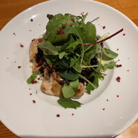 シャンパン食堂 - リーフサラダたっぷり。ボリューム満点。