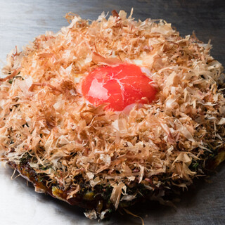 Fluffy and crispy! Enjoy Teppan-yaki such as rice flour Okonomiyaki