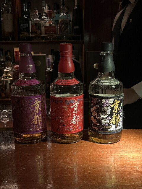 パフォーマンスが大人気のお店』by curu : BAR CENTIFOLIA (センティ 