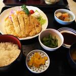 吉野レストハウス - トンカツ定食