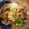 麺房まつみ - 冷やしおろし肉（750円）もちもち食感のあっさり風味のうどんです