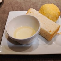 レストラン HUSHHUSH - パン