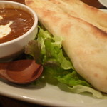 花眞亭 - ナンとカレーソース