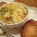 花眞亭 - 牡蠣グラタンとガーリックトースト