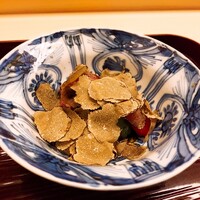 まる富 - ⚫【肉肴】「和牛ヒレすき  サマートリュフ  伏見唐辛子  卵黄  一口御飯」