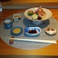 西麻布 清水 - クエ、ノドグロ、ボタンエビ、マグロ、ウニ、平目の海鼠腸合え、甘エビのお作り。豪華！
