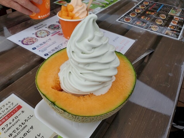 とみたメロンハウスでソフトクリームを食べました♪』by fujisan3216