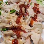 大養軒 - 蒸し鶏には自家製辣油を・・・