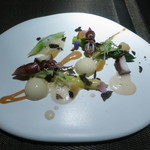 エクアトゥール - オードブル　アスパラガスのデグネリゾン　生蛍烏賊と青柳の小柱　スモークした久里浜の地蛸　甲殻類のエマルジョン