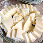 イラン・アラブ料理 アラジン - ヨーグルトプリンのデザート。