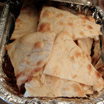 イラン・アラブ料理 アラジン - ナンかピタパンか・・・判別できない微妙な炭水化物