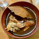 初寿司 - モズクガニの赤だし味噌汁。八丁味噌と蟹のエキスっていいですね。初めて食べた味のカニ汁でした。