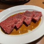 炭火焼肉ホルモン まるは - 