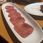 炭火焼肉ホルモン まるは - 