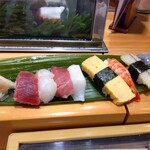 魚がし寿司 - ランチにぎり寿司 990円(税込)(2022年8月10日撮影)