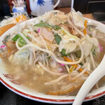 Minoru Shiyokudou - チャンポンのスープはまろやかな味付け