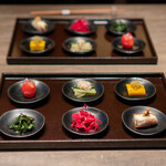 USHIGORO S. - 冷やしトマト（群馬） 京菜の胡麻和え ズッキーニ揚げびたし（宮崎） おかわかめナムル（大分） ビーツ（長野） 干し柿バター（長野）