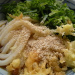 Marugame Seimen - 青葱も、胡麻も、たっぷりかけて。