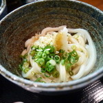 本場讃岐うどん 麺工房 笑門 - 生醤油うどん