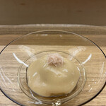 赤坂 菊乃井 - 昼懐石１５７３０円。無花果西京煮。辛子を効かせた西京味噌で仕上げであります。味をつけすぎな感じもありますが、とても美味しくいただきました（╹◡╹）