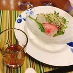 プロヴァンス - 地魚のサラダ仕立 大葉とトマトのソース