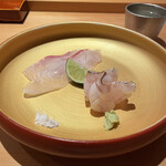 鮨 さかい - 奥が甘鯛、手前が炙ったひらめ？