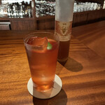 Bar Tetu - ジンジャーエールって感じのやつってお願いした。ジンジャーしっかりしているのに、刺すような辛味がない。あくまでまとまったジンジャー。めっちゃおいしい。