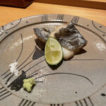 鮨 さかい - たちうお　ほろほろした身と脂がおいしかった〜