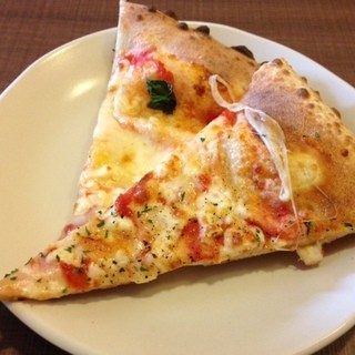コストパフォーマンス良いですね By さらにサラミ ナポリの食卓 佐久店 岩村田 ピザ 食べログ