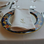 フレンチレストラン ミクニ サッポロ - ２０２２年８月１０日のテーブルセット