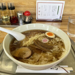 大勝軒 - 煮干し出汁が効いていて上品なスープ、永福町系の歯ごたえのある麺、絶品です。