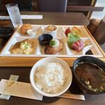 キッチン心 - ◎おもてなしランチ¥1.830
            　※カード不可
            　※ご飯大盛り¥100