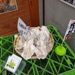 炭火ひつじ串 ラムしゃぶ 北海道酒場 ひつじろう - 生牡蠣も美味しそう