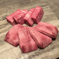 USHIGORO S. SHINJUKU - 特選ハラミ、究極の黒タン