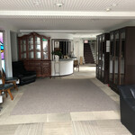 ヘウンデ - エントランス。店内？は奥の階段を上がり左です。