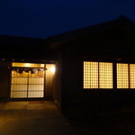 弥助鮨 - 夜のエンタランス