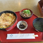 潮騒の館 やし楼 - かに玉丼（１３６５円）