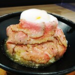 精肉店直営ローストビーフ丼 やまと - 