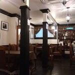 レストラン ペニーレイン - シックな店内✨